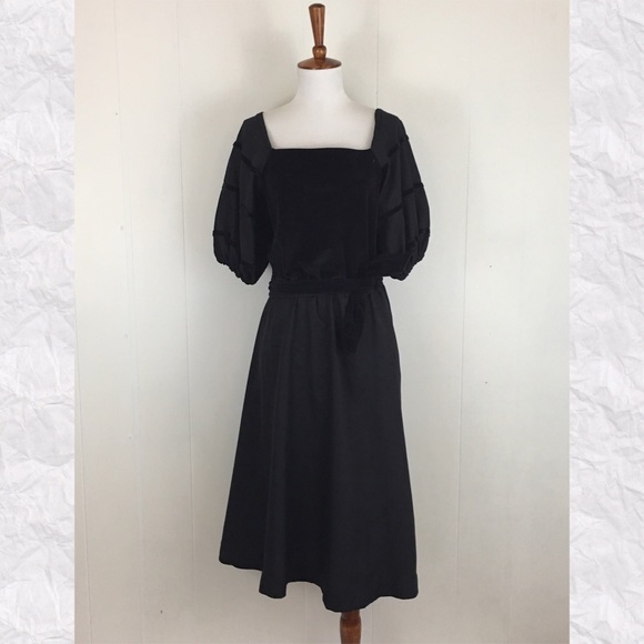 Vintage Dresses & Skirts - Vintage Short Sleeve Belted Midi Peasant Dress
